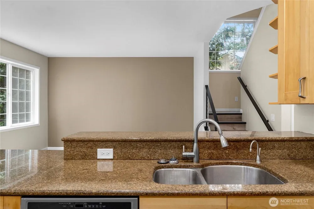25401 Kanasket Dr, Black Diamond, WA 98010