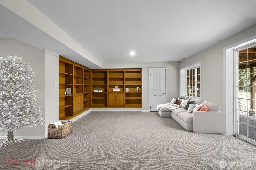 25401 Kanasket Dr, Black Diamond, WA 98010
