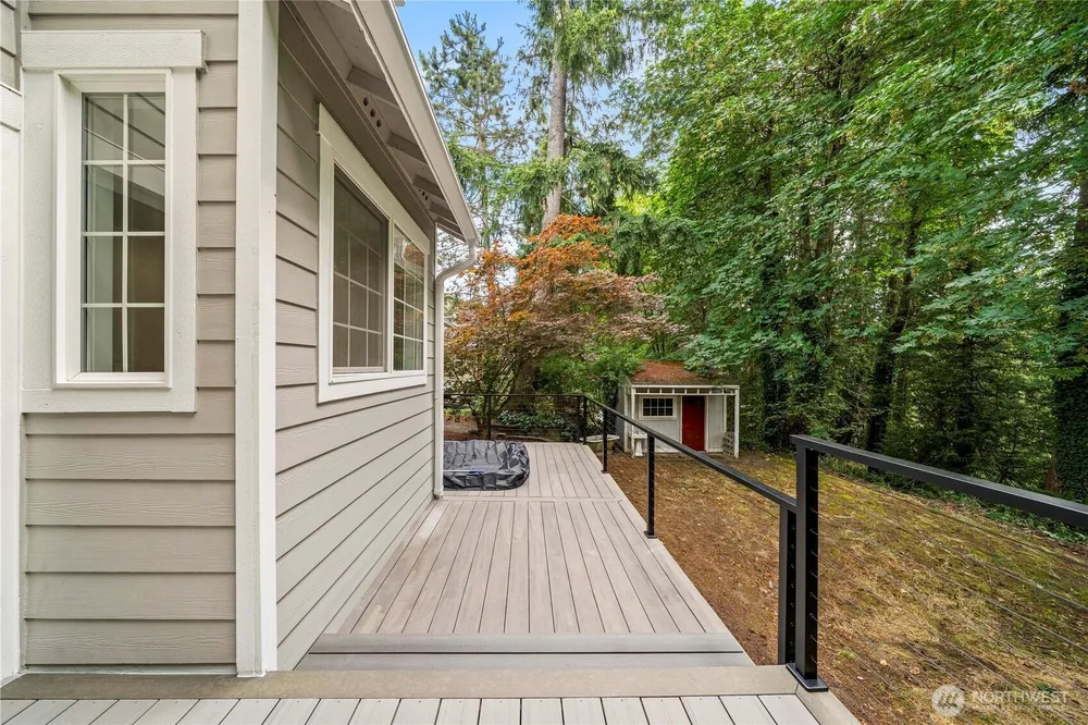 25401 Kanasket Dr, Black Diamond, WA 98010
