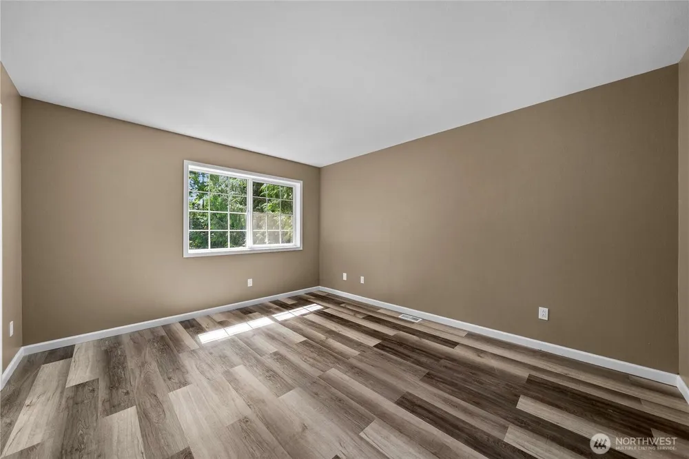 25401 Kanasket Dr, Black Diamond, WA 98010