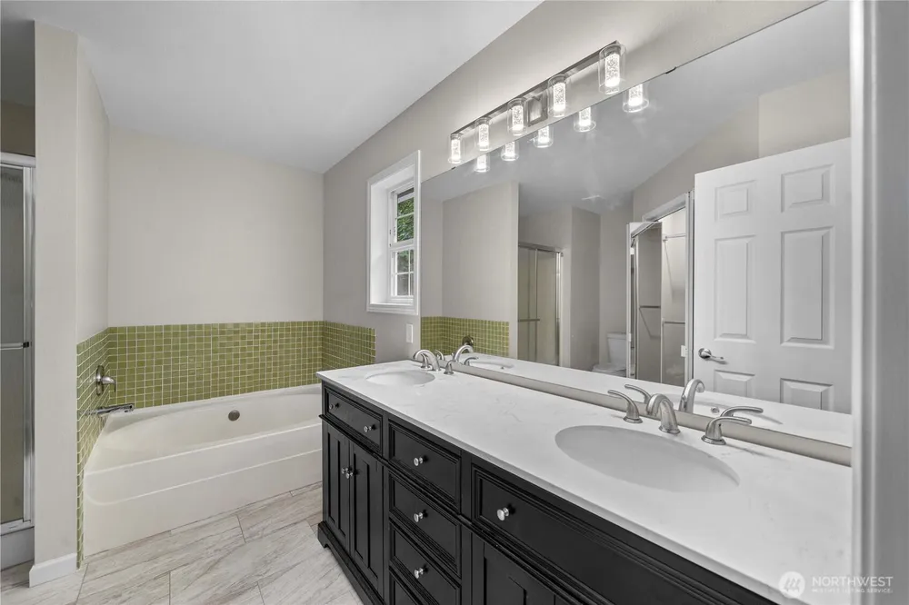 25401 Kanasket Dr, Black Diamond, WA 98010