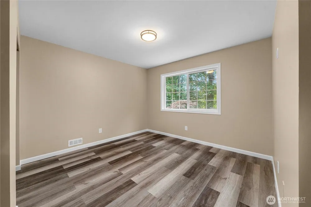 25401 Kanasket Dr, Black Diamond, WA 98010