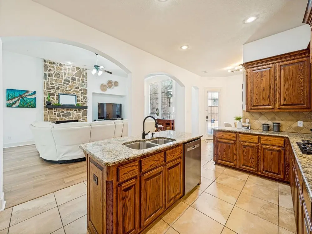 11618 Frontier Dr, Frisco, TX 75033