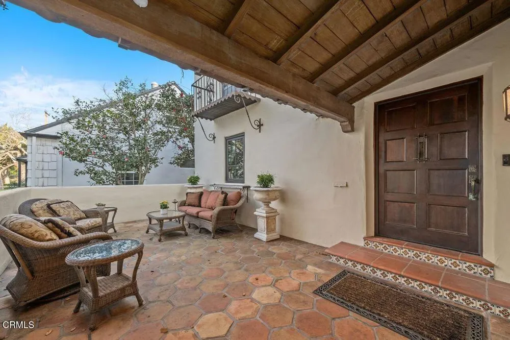 3346 Grayburn Rd, Pasadena, CA 91107