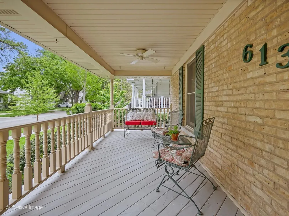 613 N Spring Ave, La Grange Park, IL 60526