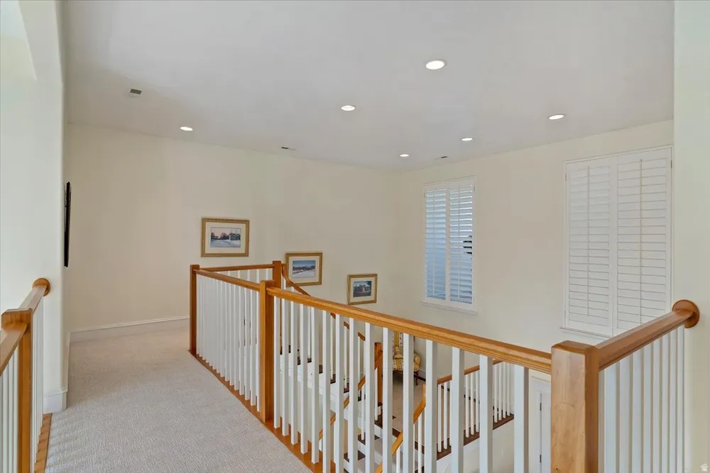 473 N Hampton Ct, Fruit Heights, UT 84037