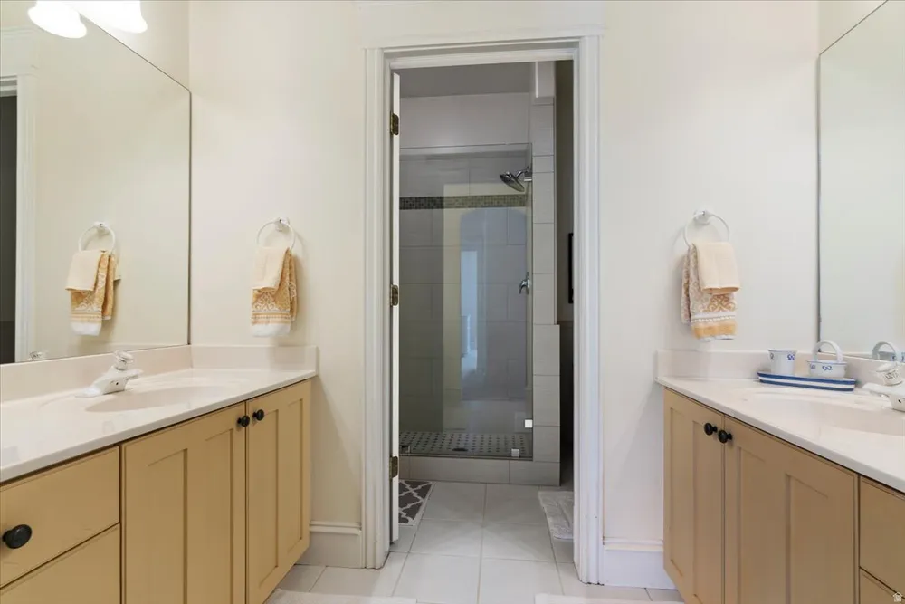 473 N Hampton Ct, Fruit Heights, UT 84037
