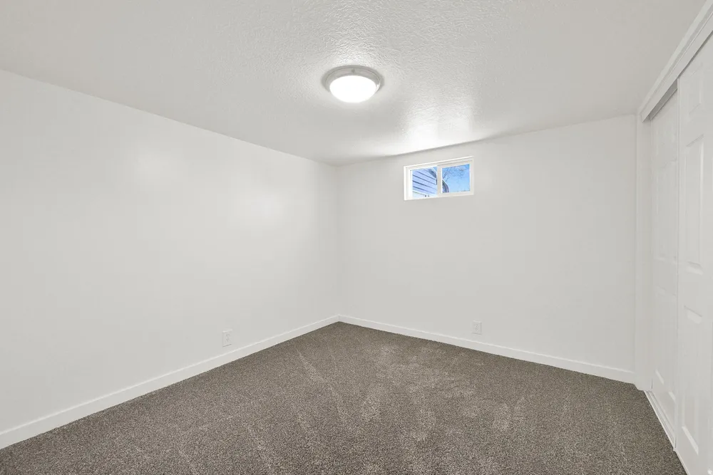 31 W Gordon Ave, Layton, UT 84041