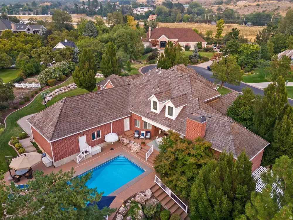 473 N Hampton Ct, Fruit Heights, UT 84037
