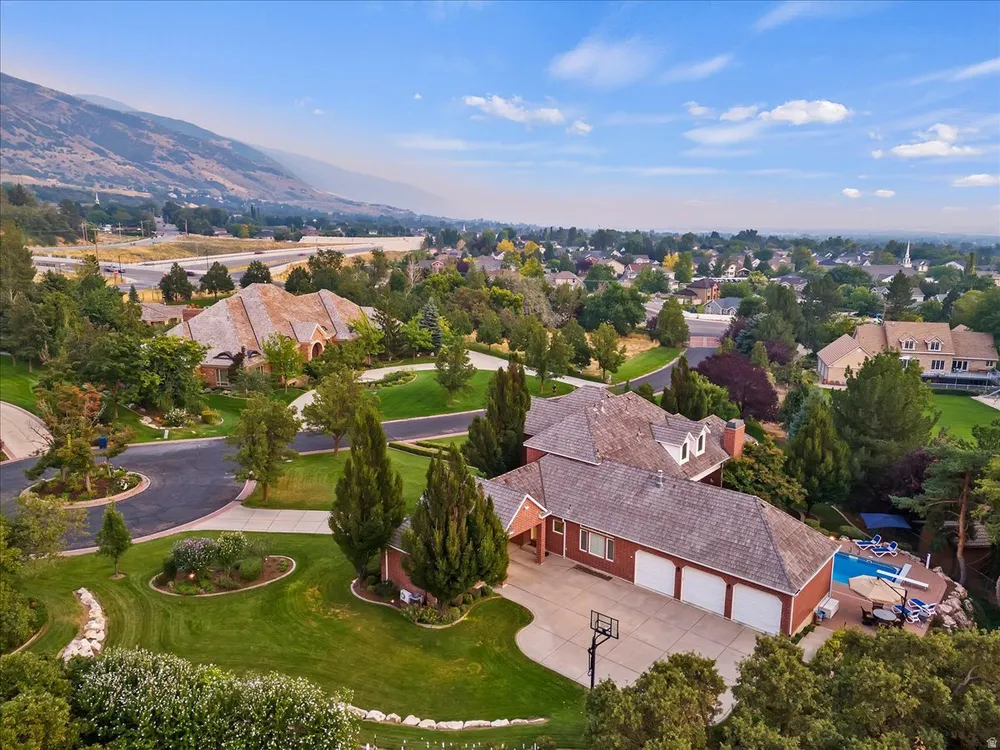 473 N Hampton Ct, Fruit Heights, UT 84037