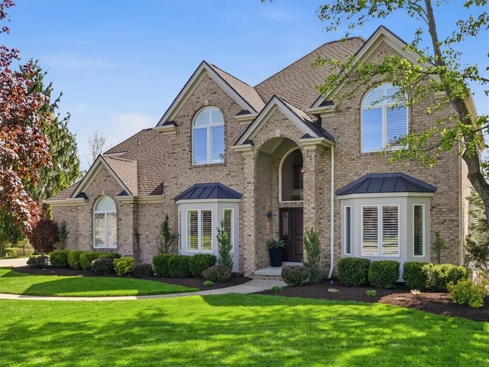 218 Chesapeake Dr, Gibsonia, PA 15044