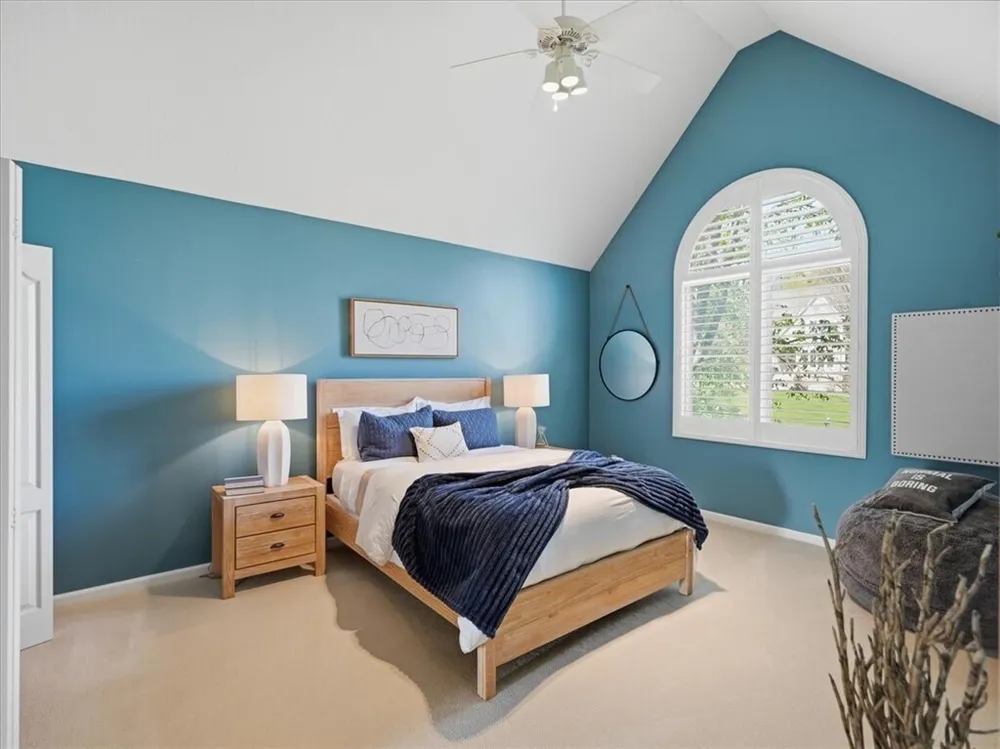 218 Chesapeake Dr, Gibsonia, PA 15044