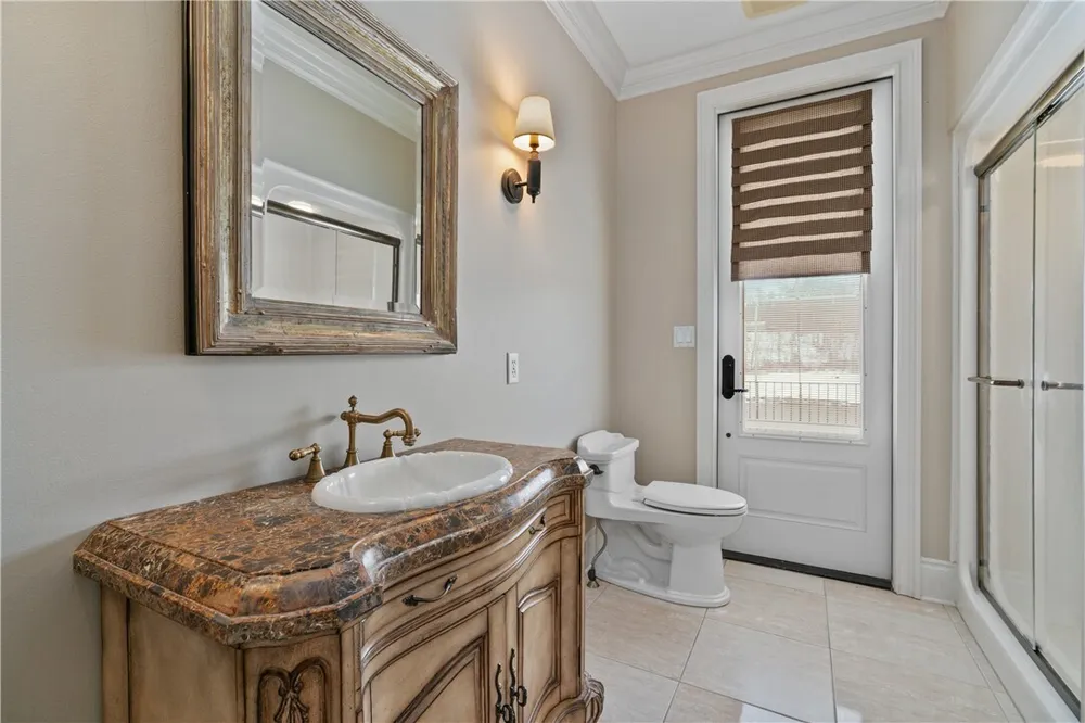 470 Four Lakes Dr, Gibsonia, PA 15044