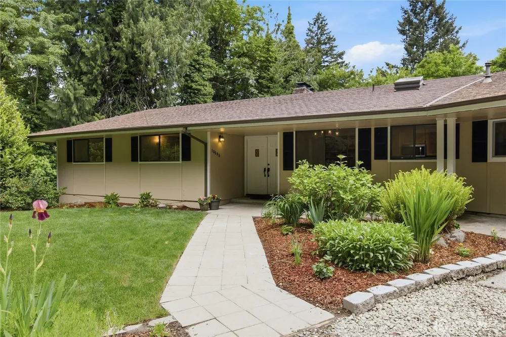 18506 SE 294th St, Kent, WA 98042