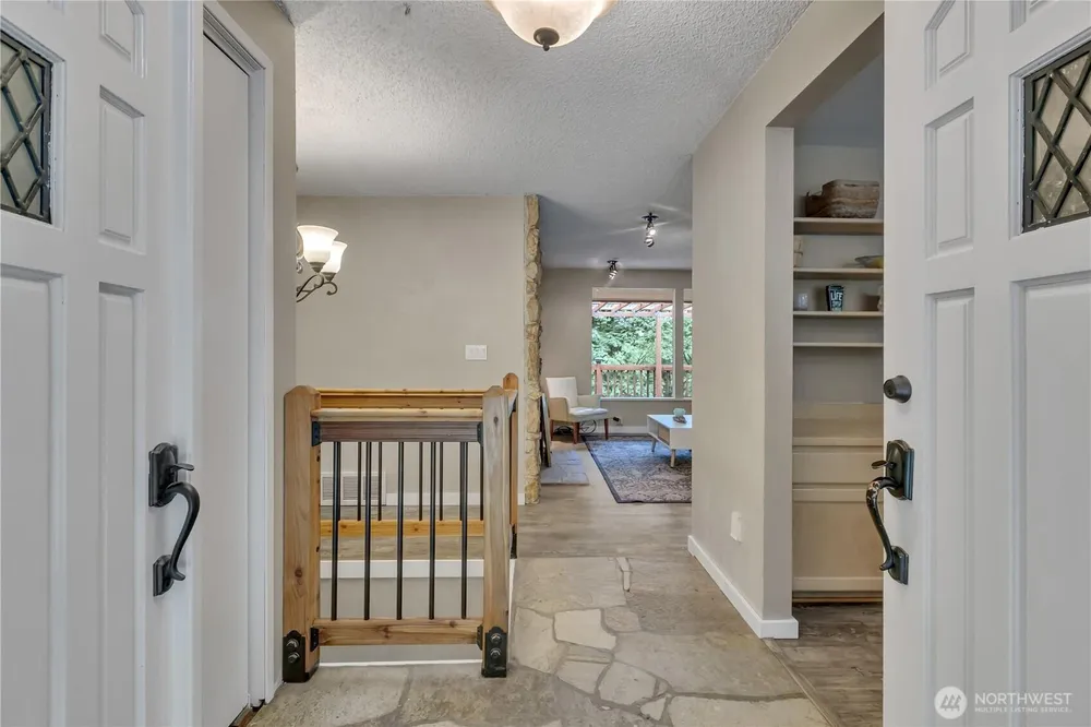 18506 SE 294th St, Kent, WA 98042