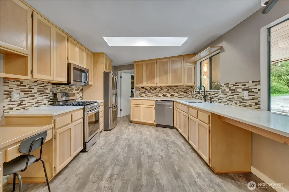 18506 SE 294th St, Kent, WA 98042