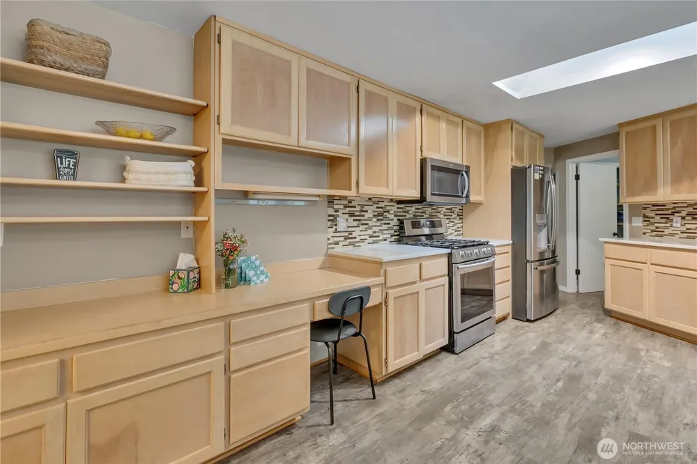 18506 SE 294th St, Kent, WA 98042