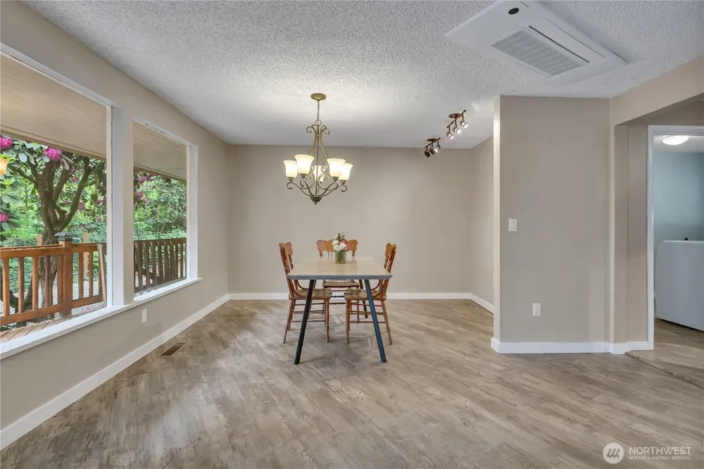 18506 SE 294th St, Kent, WA 98042
