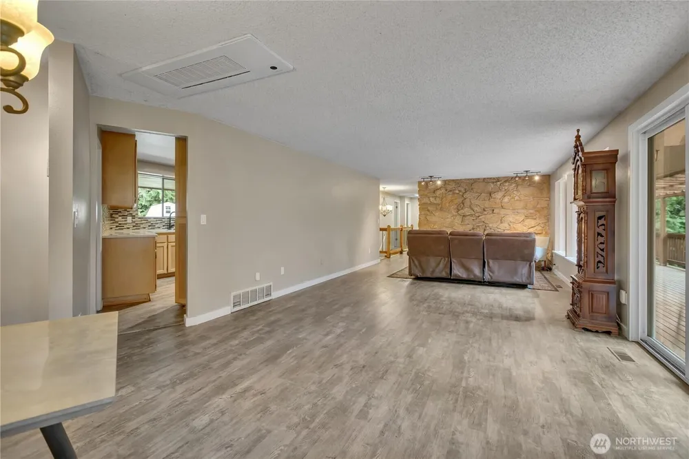 18506 SE 294th St, Kent, WA 98042