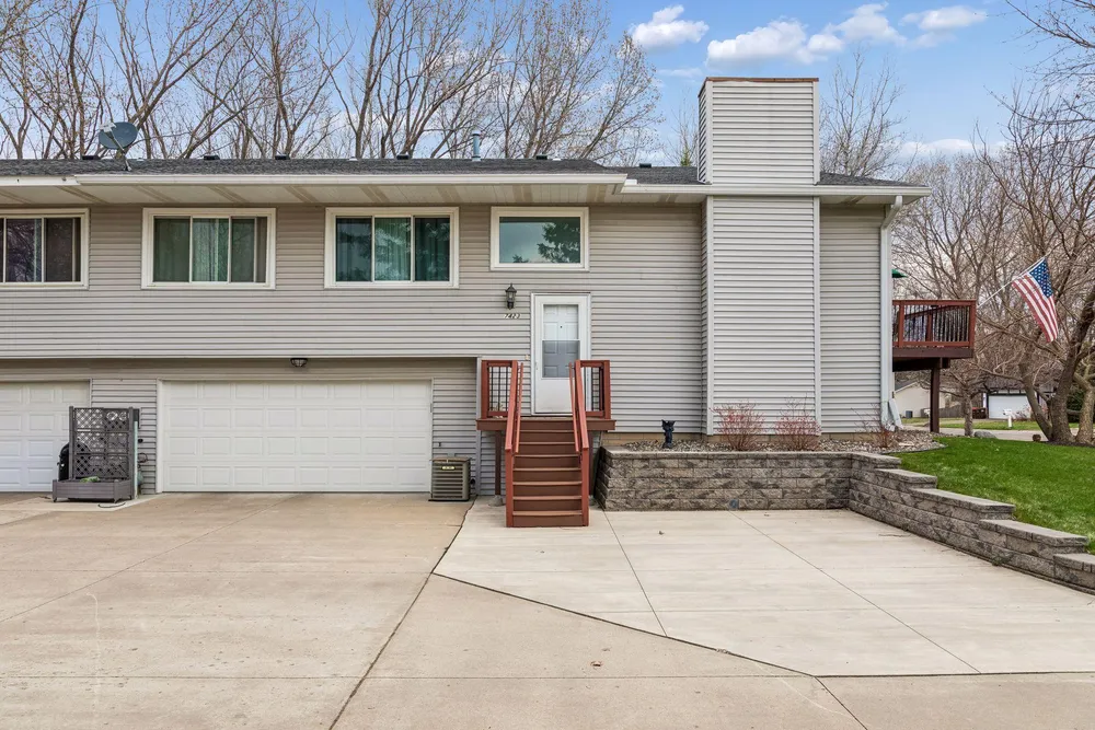 7423 Borman Ave, Inver Grove Heights, MN 55076