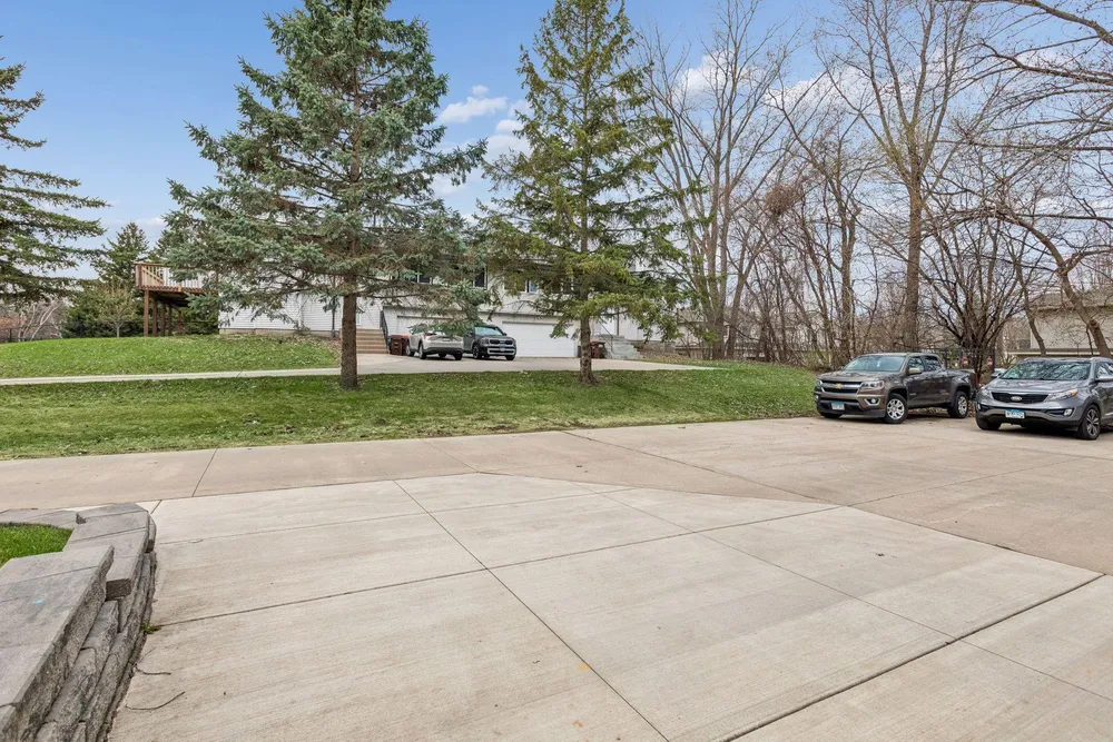7423 Borman Ave, Inver Grove Heights, MN 55076