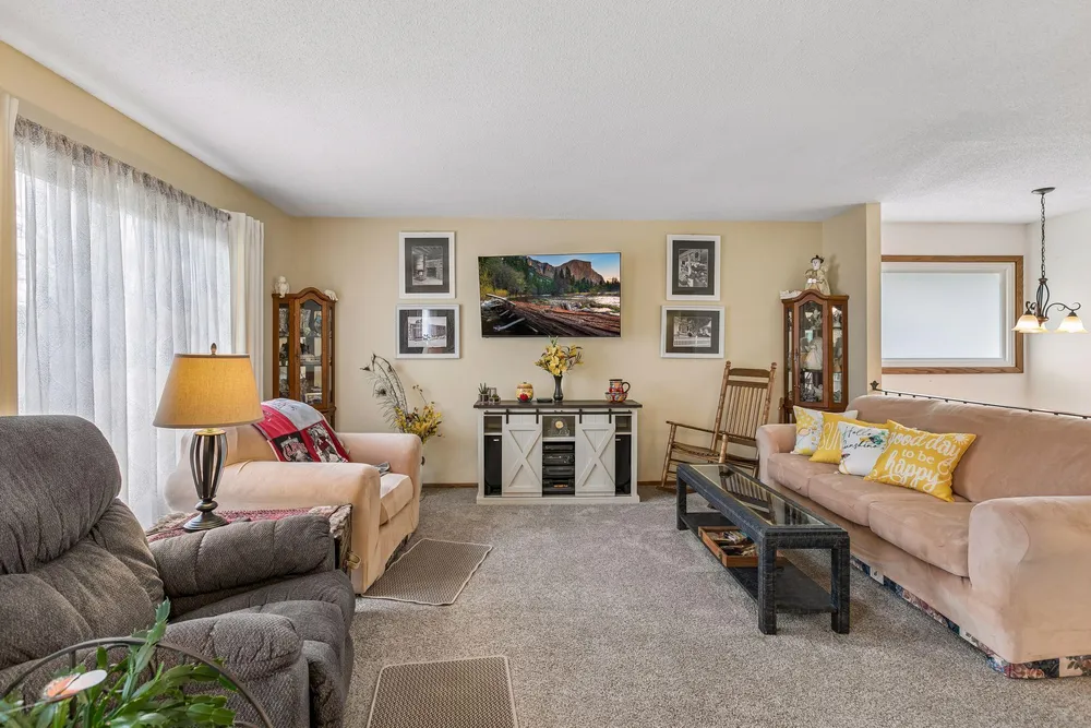 7423 Borman Ave, Inver Grove Heights, MN 55076