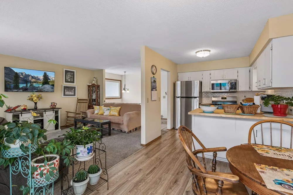 7423 Borman Ave, Inver Grove Heights, MN 55076