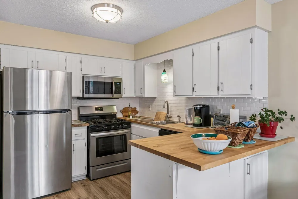 7423 Borman Ave, Inver Grove Heights, MN 55076