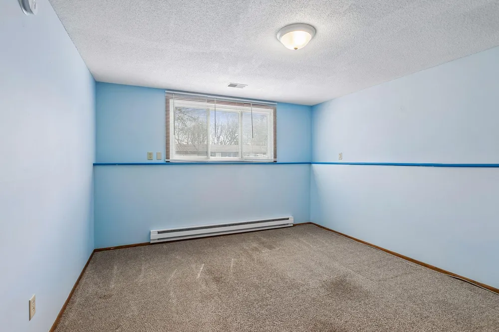 7423 Borman Ave, Inver Grove Heights, MN 55076