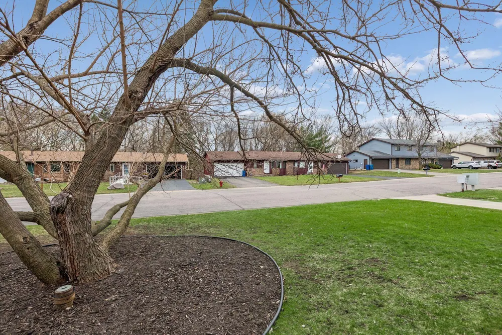 7423 Borman Ave, Inver Grove Heights, MN 55076
