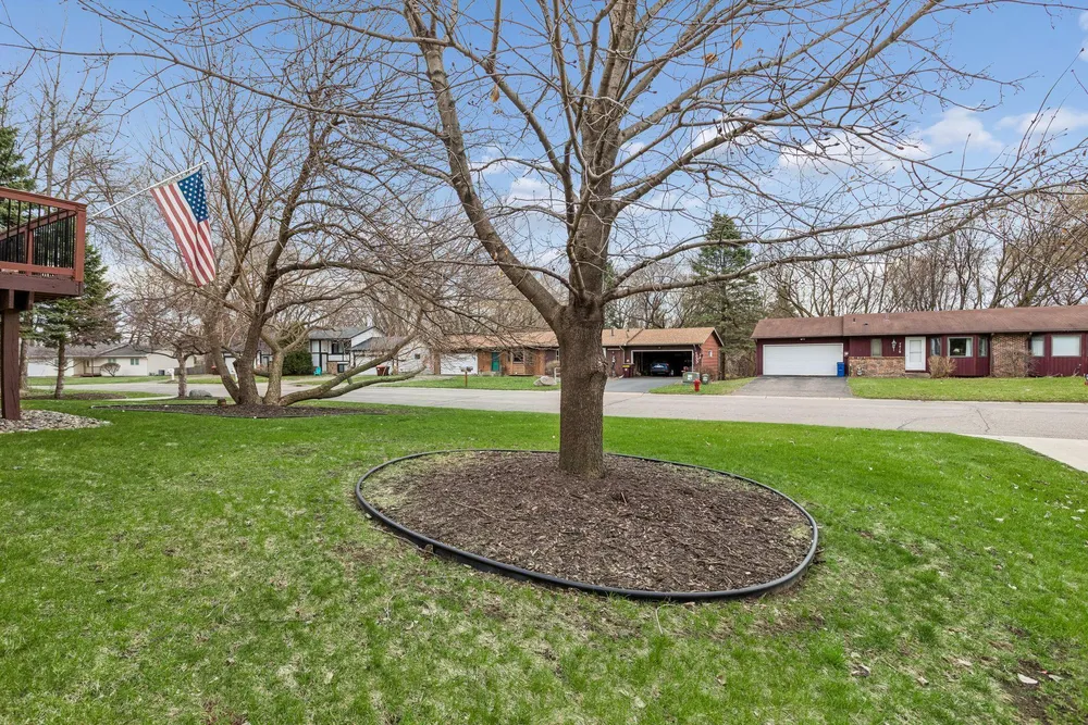 7423 Borman Ave, Inver Grove Heights, MN 55076