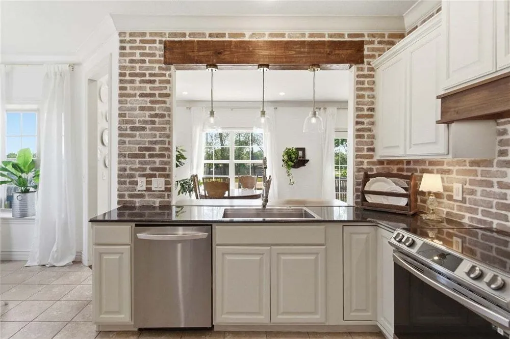 6405 SW Heritage Ave, Bentonville, AR 72713