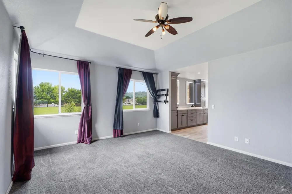 1731 Walnut Creek Dr, Santa Rosa, CA 95403