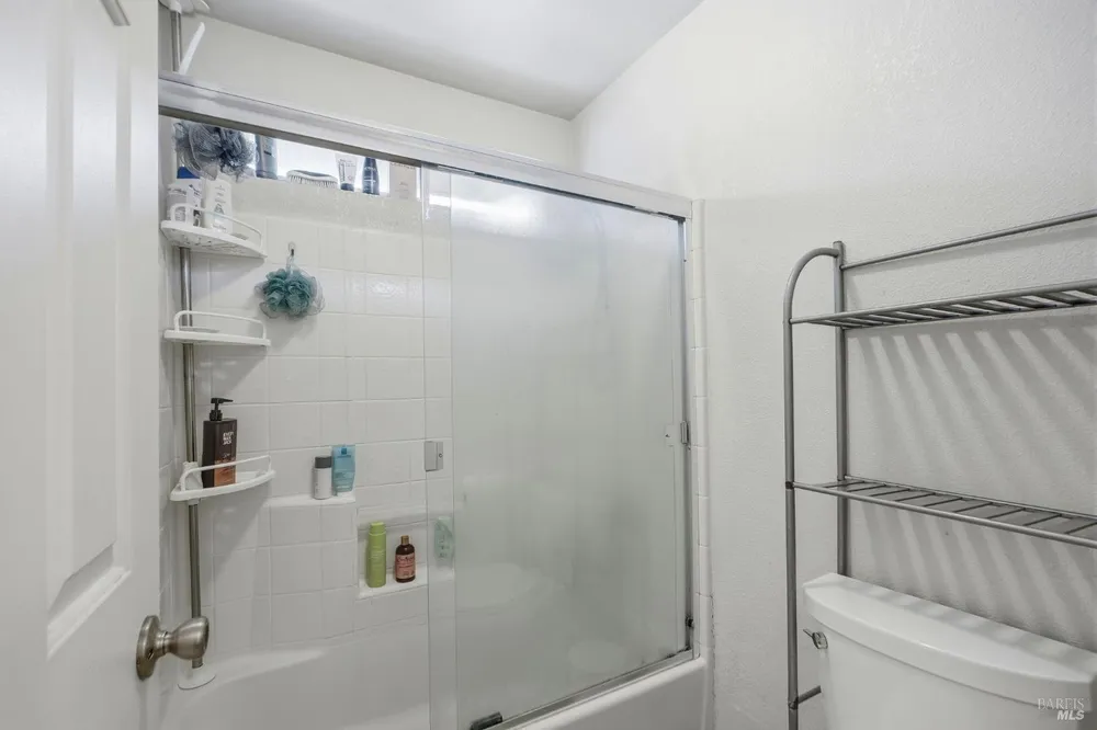 1731 Walnut Creek Dr, Santa Rosa, CA 95403