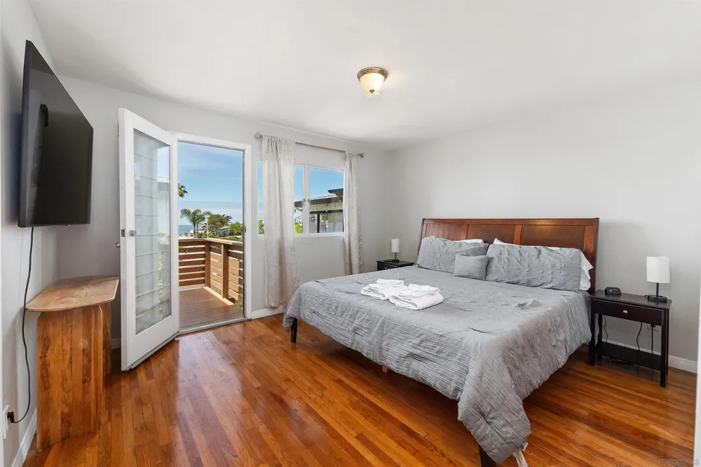 4980 Crystal Dr, San Diego, CA 92109