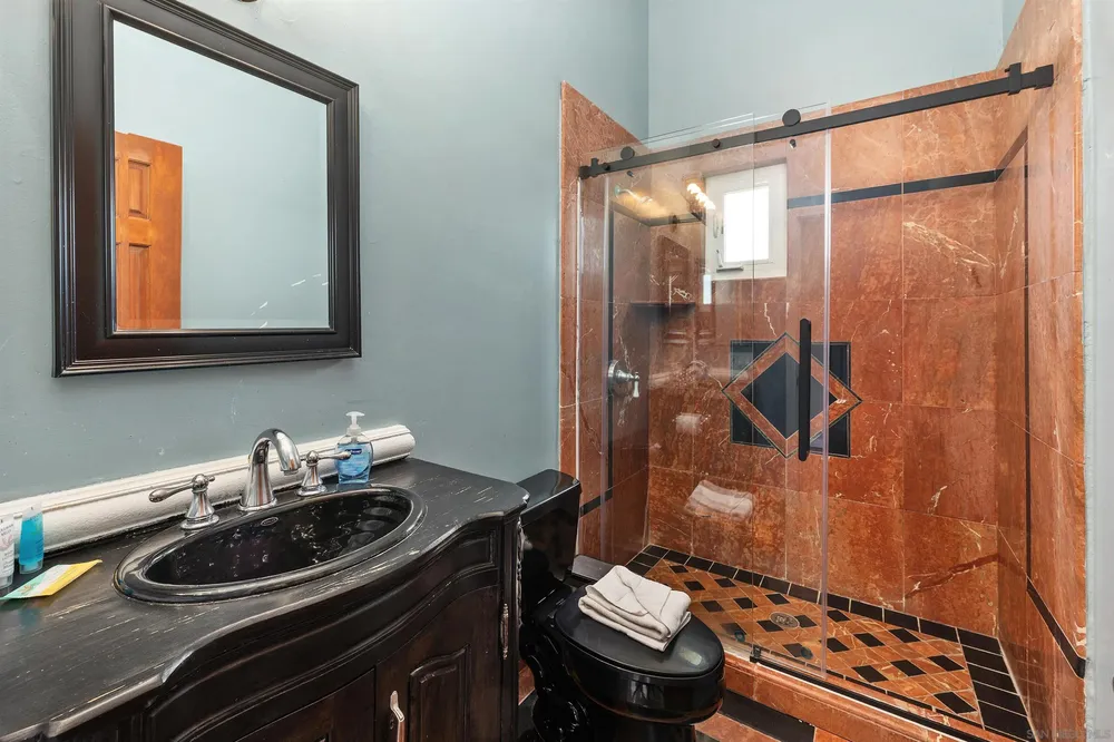 4980 Crystal Dr, San Diego, CA 92109