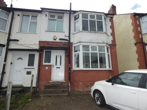 Runley Road, LUTONphoto