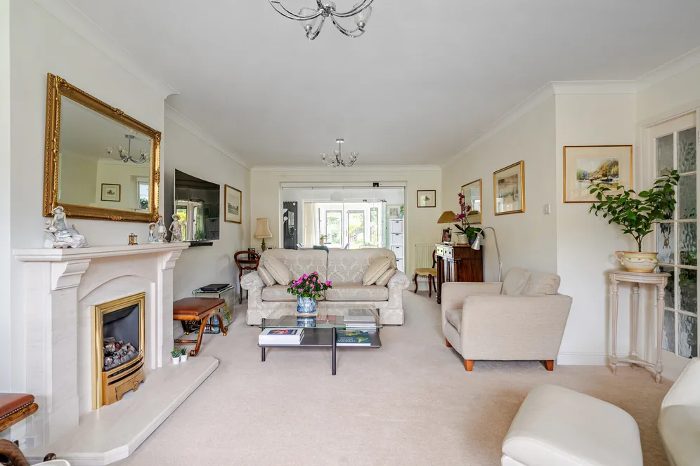 Kiln Gardens, Hartley Wintney, RG27 photo 3