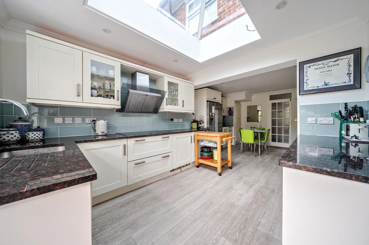Kiln Gardens, Hartley Wintney, RG27 photo 5