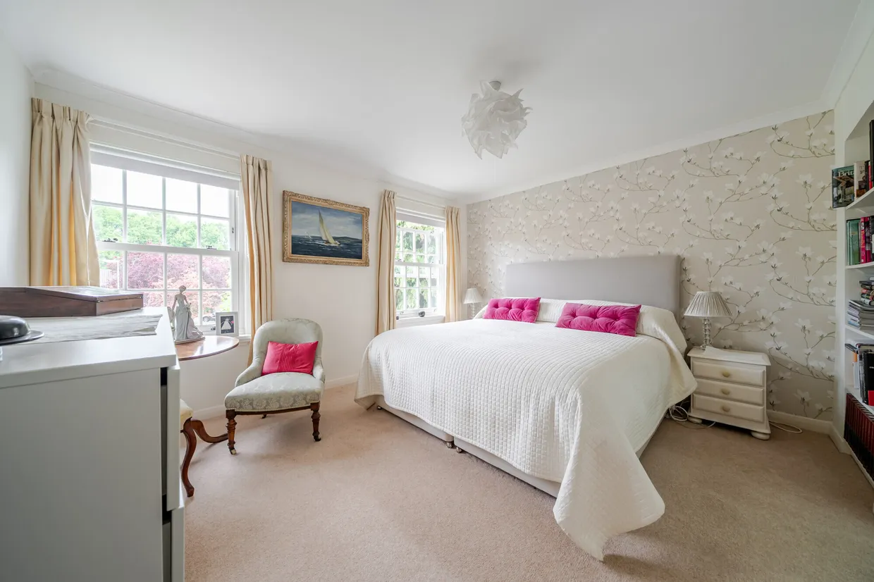 Kiln Gardens, Hartley Wintney, RG27 photo 6