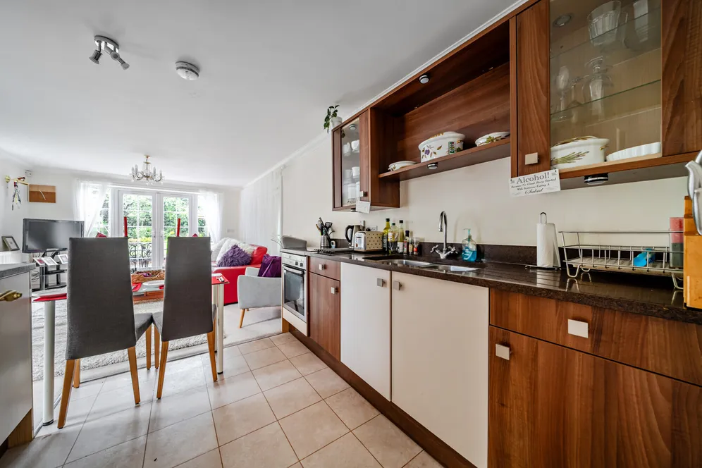 Kiln Gardens, Hartley Wintney, RG27 photo 9