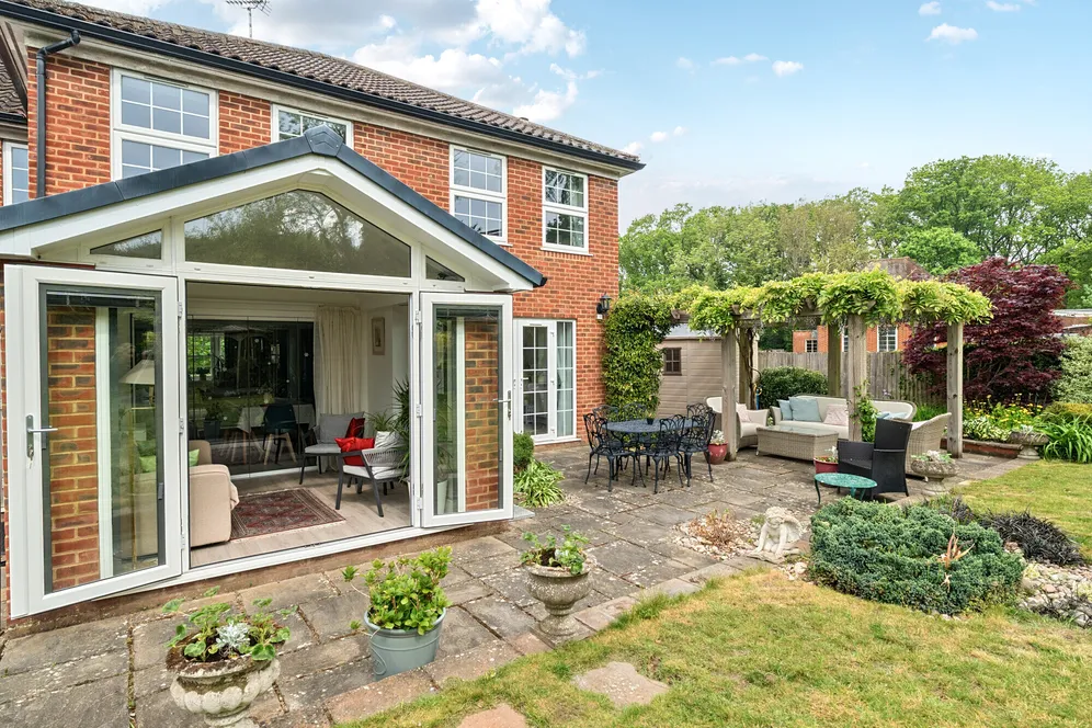 Kiln Gardens, Hartley Wintney, RG27 photo 12