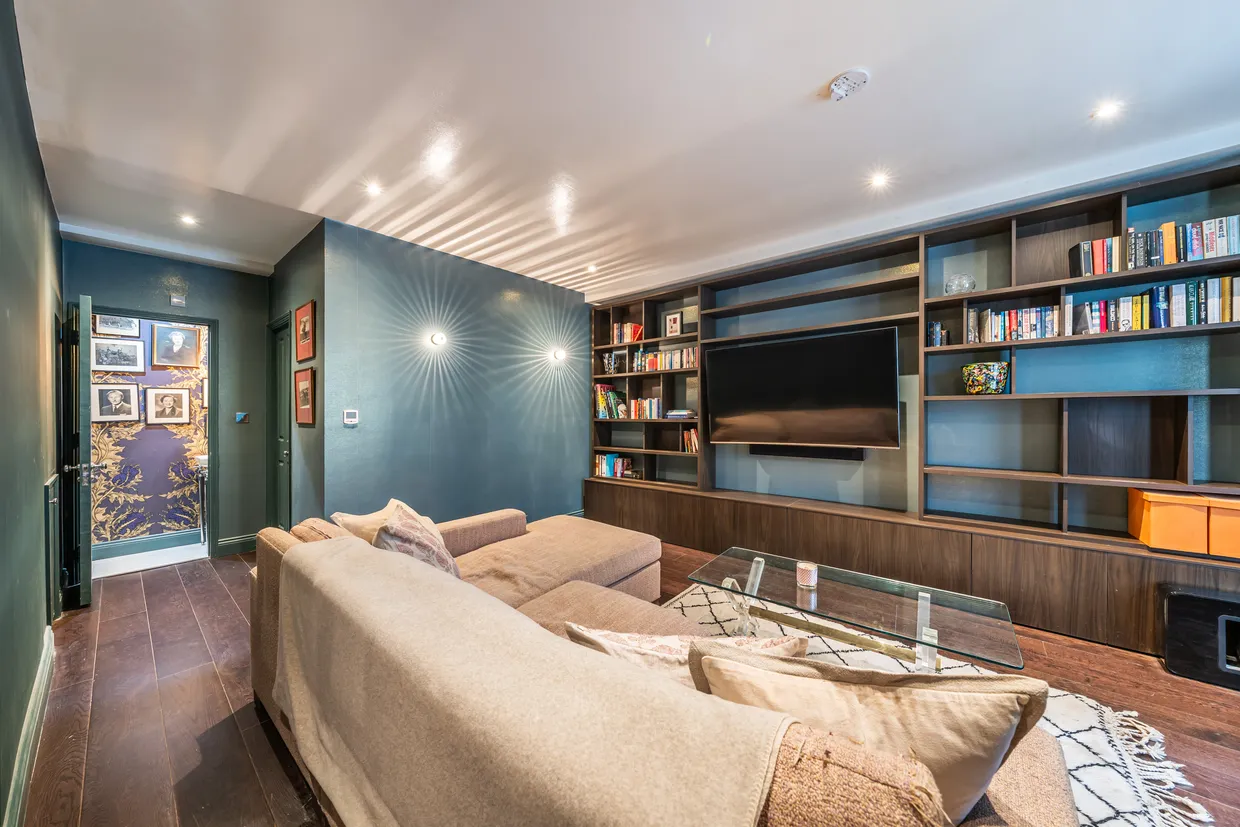 Salcott Road, London, SW11 photo 9
