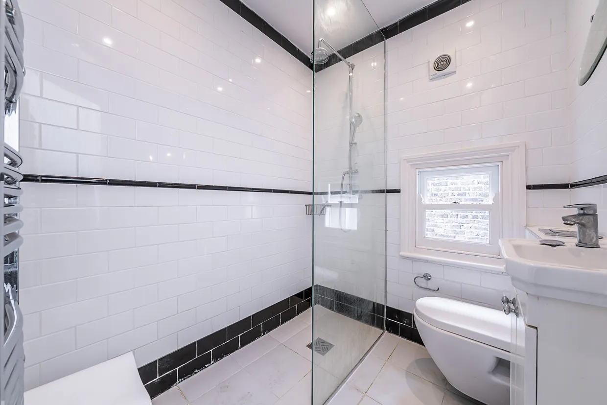 Salcott Road, London, SW11 photo 22