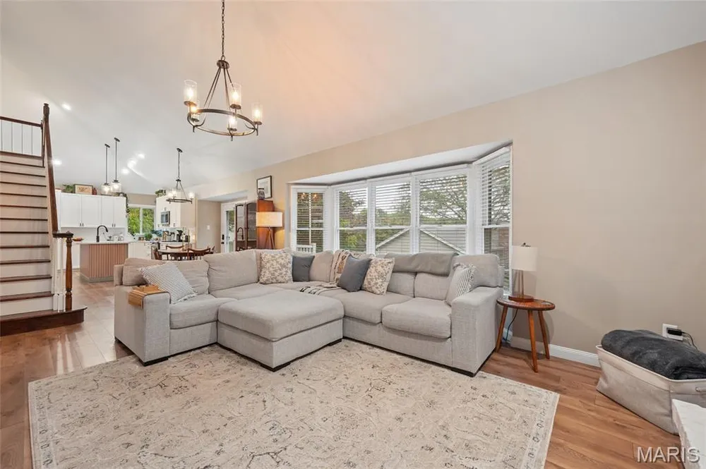 2750 Sherborn Ln, St Charles, MO 63301