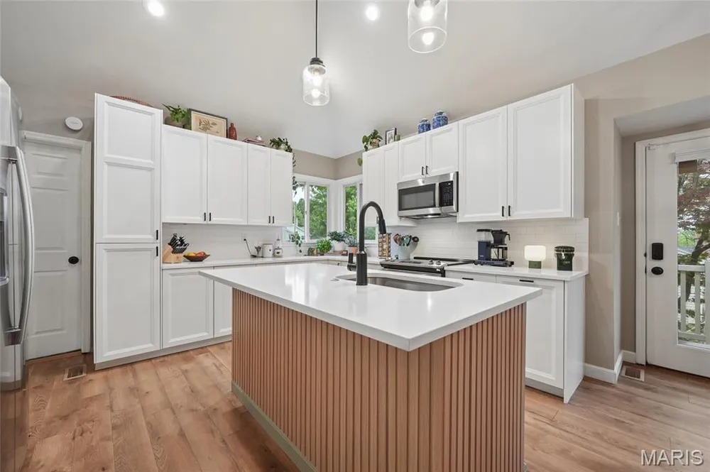 2750 Sherborn Ln, St Charles, MO 63301