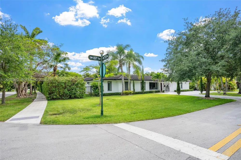 7200 SW 107th Terrace, Pinecrest, FL 33156