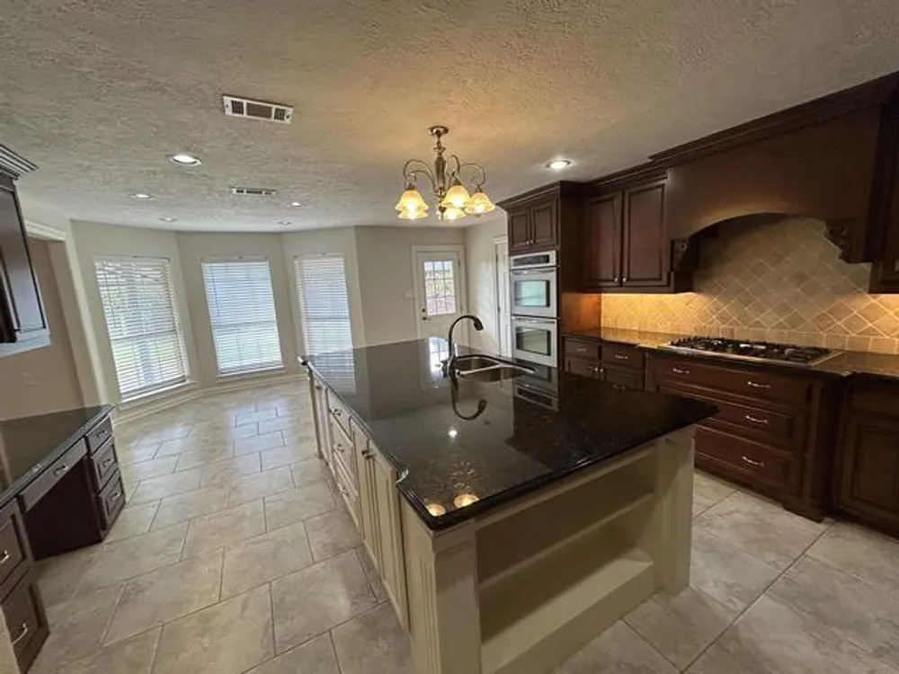 5245 Timberline Ln, Beaumont, TX 77706