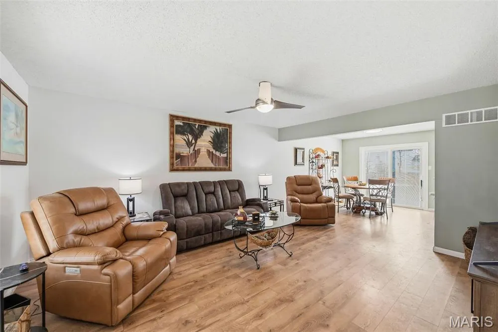 58 Lauer Ct, Wentzville, MO 63385