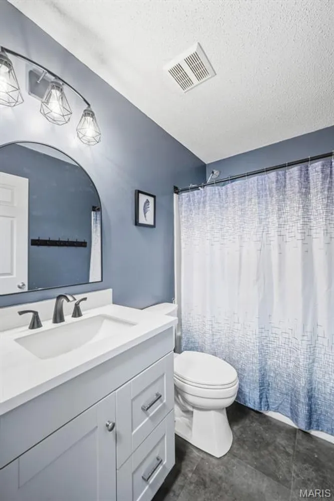 58 Lauer Ct, Wentzville, MO 63385